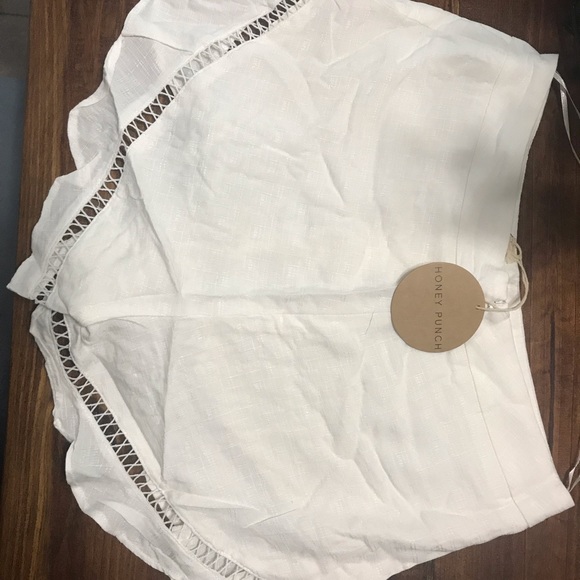 BOHO WHITE LADDER TRIM FRILL HEM BABYDOLL SHORTS - Picture 7 of 7